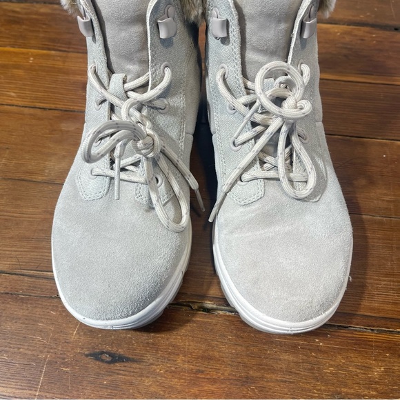 Women's Gray Winter Boots 6W - Picture 7 of 7